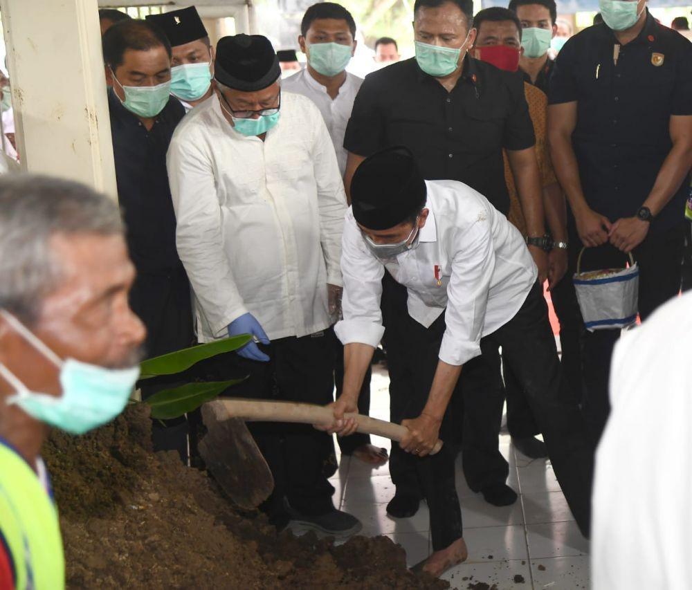 https://cdn.idntimes.com/content-images/post/20200327/jokowi6-aa82aebfbff970a581e5c7556fc0650e.jpg