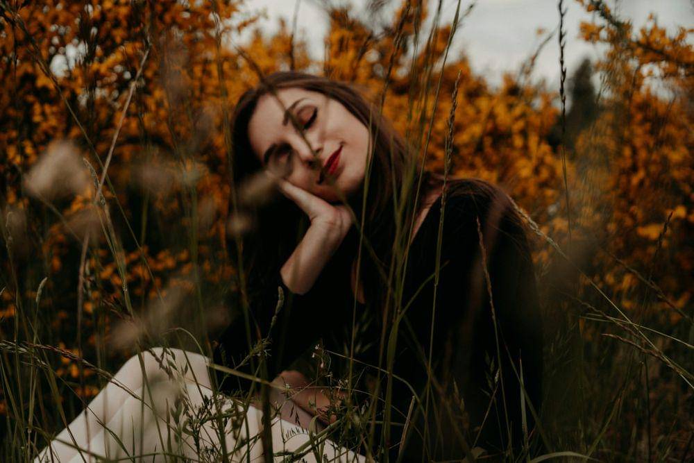 ilustrasi sendirian (unsplash.com/Julia Daga Duarte)