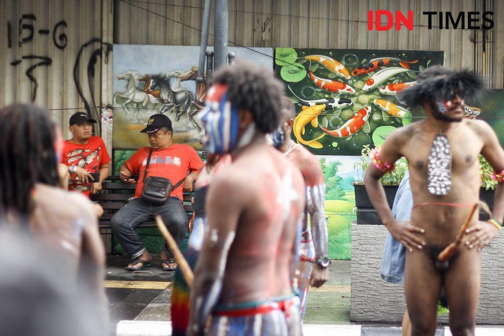 https://cdn.idntimes.com/content-images/post/20190827/mahasiswa-papua-di-bandung-2894-4e78dfa1f4f095bb84632df52f47817d.jpg