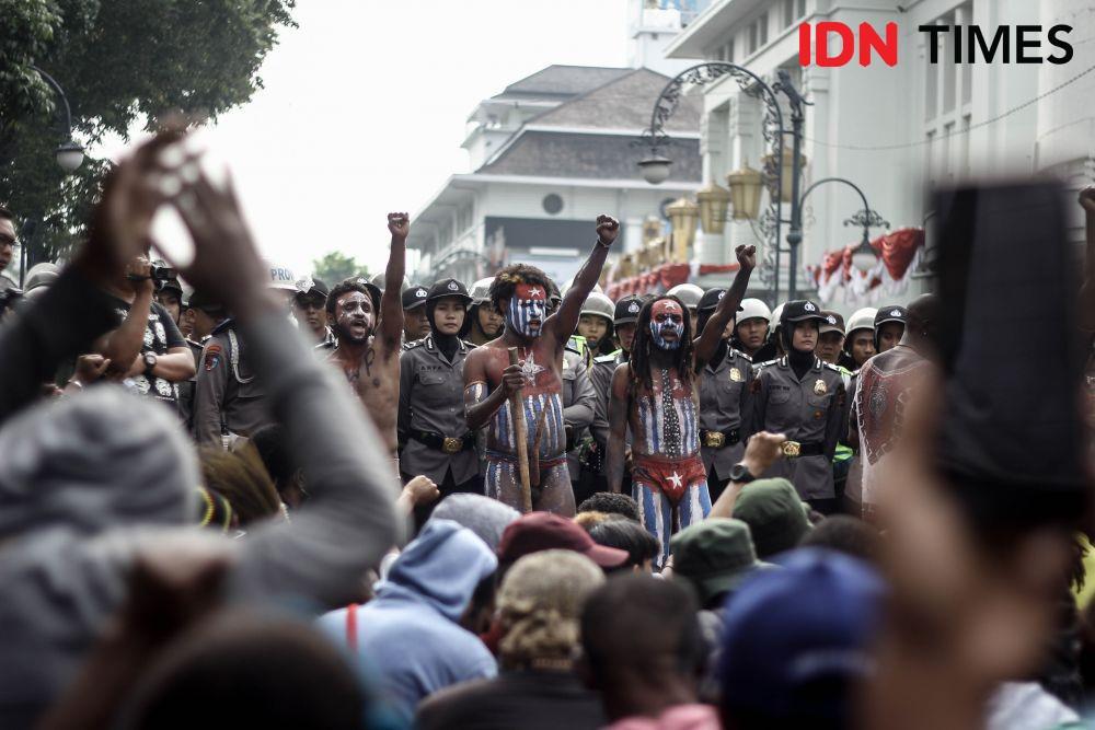 https://cdn.idntimes.com/content-images/post/20190827/mahasiswa-papua-di-bandung-3112-2d8e7b3a73fa91f38d6e64670378f546.jpg
