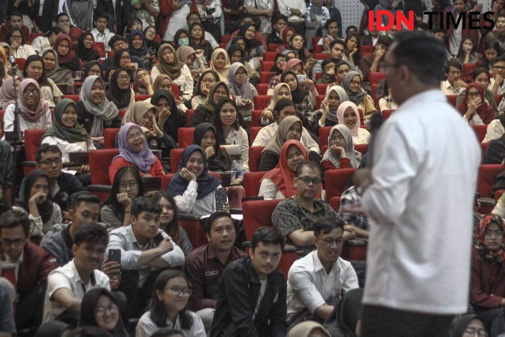 https://cdn.idntimes.com/content-images/post/20190326/mahasiswa-universitas-telkom-di-acara-idn-times-jabar-1970-027f03450ae5b9169ed67b089542cbea.jpg