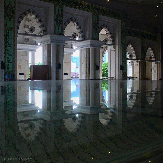 https://cdn.idntimes.com/content-images/post/20190406/masjidraya05-4668d10fd738ff6a6a27a9829cd641ea.jpg