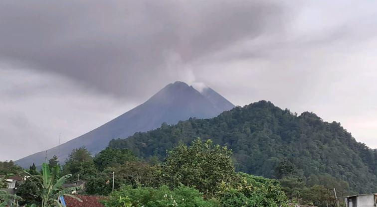https://cdn.idntimes.com/content-images/post/20200213/merapi-twitter-bpptkgjpg1-a1314b9b465c33c977290d574ac3cd2c.JPG