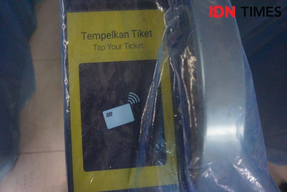 https://cdn.idntimes.com/content-images/post/20190131/mesin-tap-ticket-8b6c37bae1f0e40aa388ae7676a969ab.jpeg