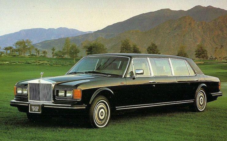 https://cdn.idntimes.com/content-images/post/20200723/mike-rolls-royce-stretch-limousine-pinterest-6b133f6d9afd748d2620116d061eef26.jpg