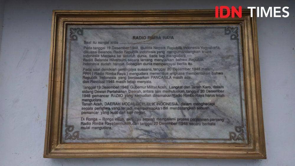 https://cdn.idntimes.com/content-images/post/20200829/monumen-tugu-radio-rimba-raya-7-9cd83a1da5ca9dd66e7557d8c6625a7e.jpg