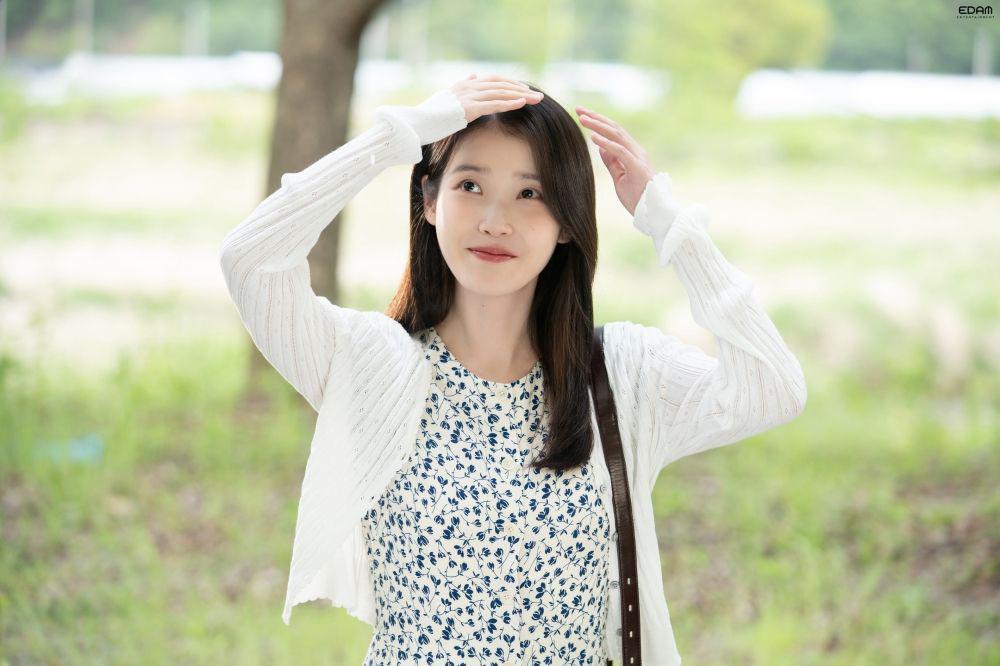 Lirik Lagu Never Ending Story dari IU, Title Track Flower Bookmark 3