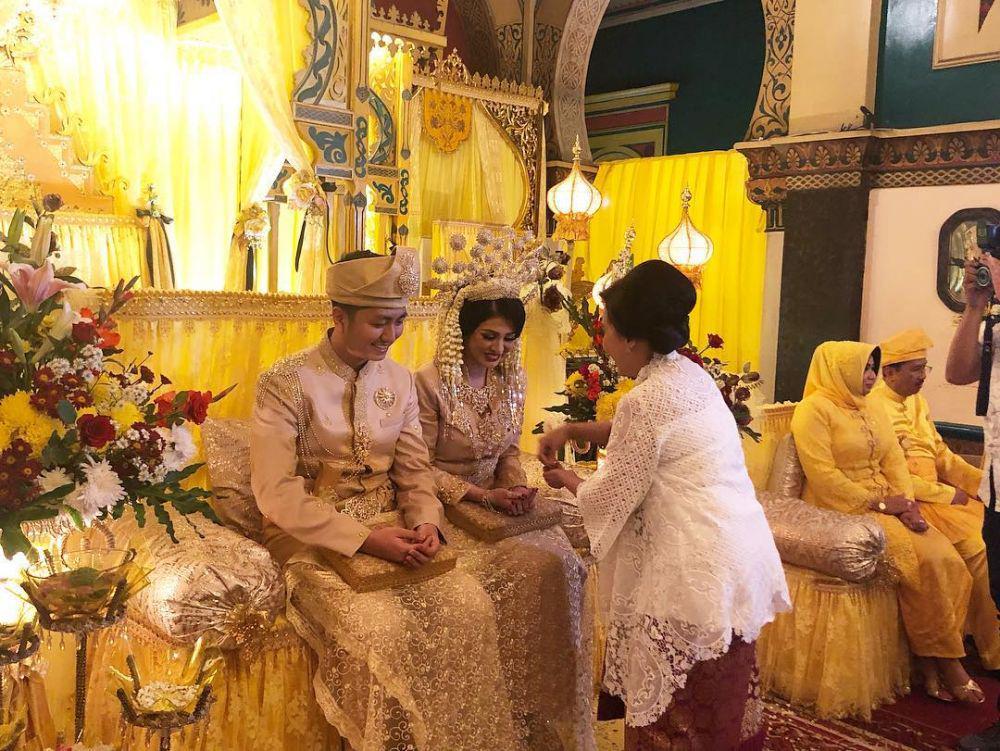 https://cdn.idntimes.com/content-images/community/2019/02/officialputeriindonesia-3-btvspprfj5r-fe5f507bbe6b443c81466ac76021b557.jpg