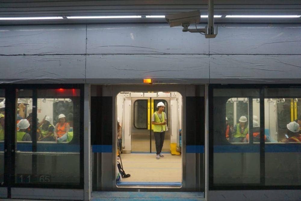 https://cdn.idntimes.com/content-images/post/20181211/peron-mrt-64b38faab9245f95f4dd90ddb6b381f5.jpeg
