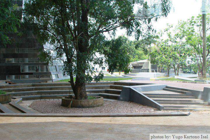 http://cdn.idntimes.com/content-images/post/20160123/perpustakaan-baru-ui-14-06f4f5622e49bf4f4cbadb2e848b0686.jpg