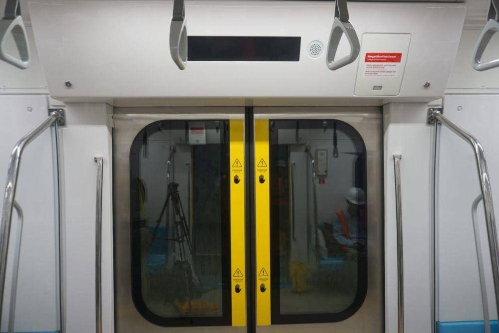 https://cdn.idntimes.com/content-images/post/20181211/pintu-mrt-f87ece4851de60f6b17b7a60a05a28bf.jpeg
