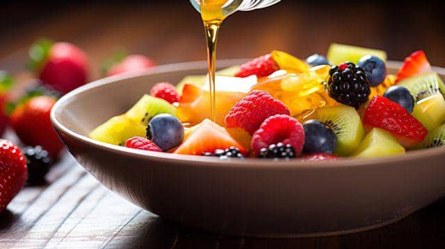 Ilustrasi salad buah madu (vecteezy.com/stockcbyrs)