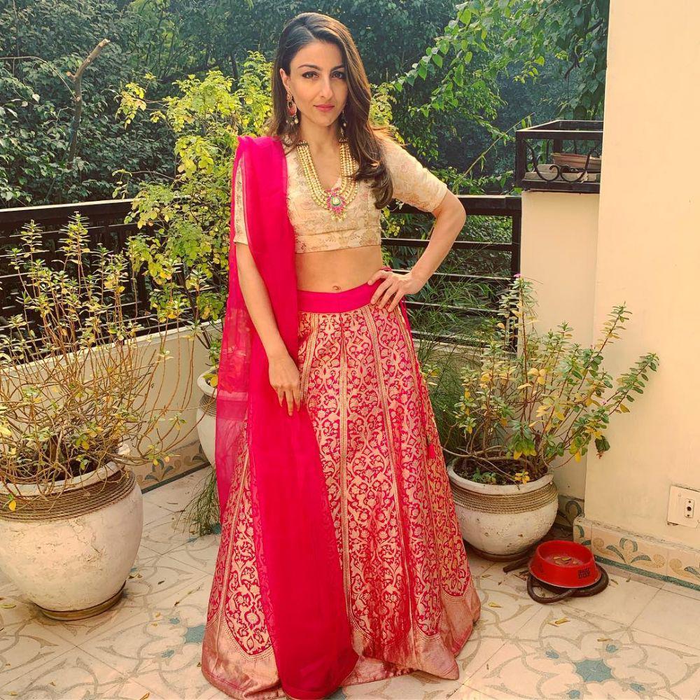 https://cdn.idntimes.com/content-images/community/2019/06/soha-saree-e98cdb5b88c5a7bc2665049a63084055.jpg