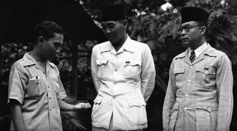 https://cdn.idntimes.com/content-images/post/20190813/sutan-sjahrir-6-34b24c9d0c47b374d92afa60a9c3911f.JPG