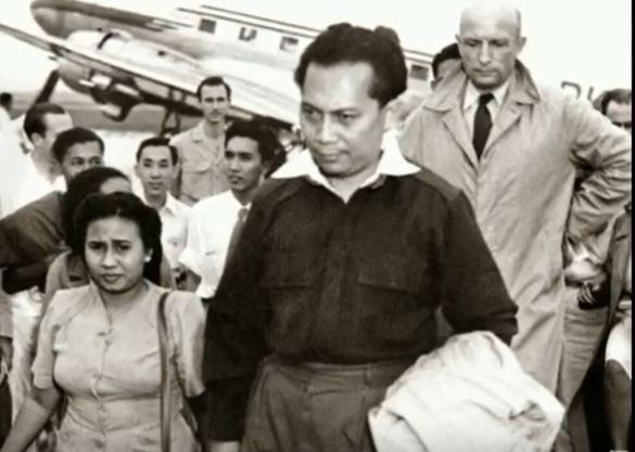 https://cdn.idntimes.com/content-images/post/20190813/sutan-sjahrir-7-7d6f40febcb5f6c2287410740125e9ce.JPG