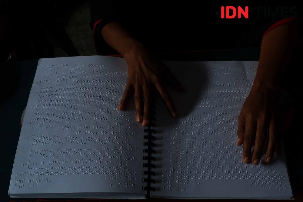 https://cdn.idntimes.com/content-images/post/20190509/tadarus-disabilitas-netra-medan-2-4bdb28cc2943545a98b079f52c4e2a3a.jpg