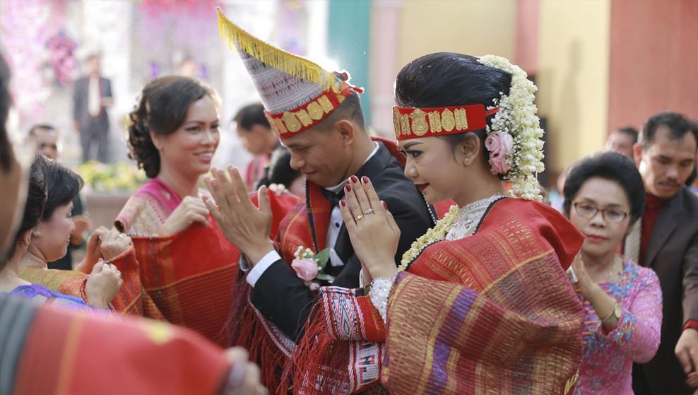 https://cdn.idntimes.com/content-images/post/20180521/tahapan-tata-cara-pernikahan-adat-batak-toba-7d733546621cc9f6d955b093679f0e33.jpg
