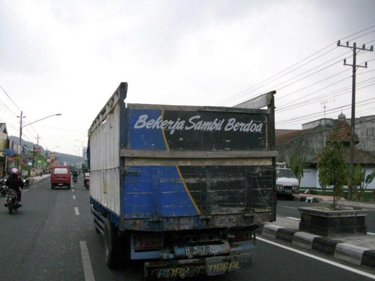 https://cdn.idntimes.com/content-images/post/20200420/truk-ramadan2-9ba022c93b6a298628cecae450ece4d4.jpg