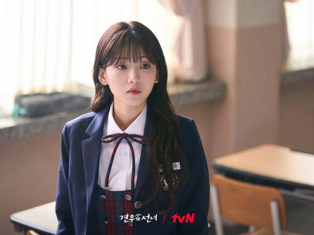 still cuts drama Head Overs Heels (instagram.com/tvn_drama)