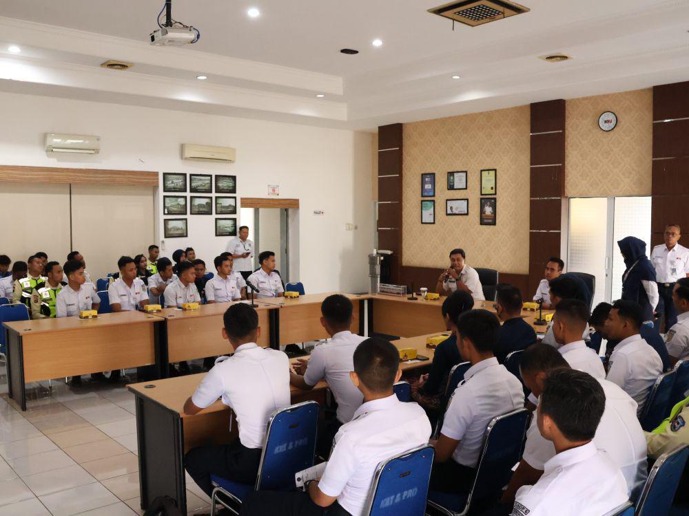 Dukung Pencegahan Narkoba, Pekerja KAI Ikuti Tes Urine dan Sosialiasi