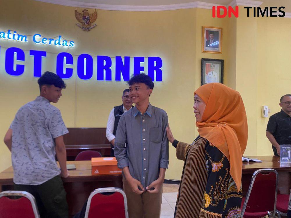 Khofifah Pastikan, AI Senopati Permudah SPMB SMA/SMK 2025 di Jatim