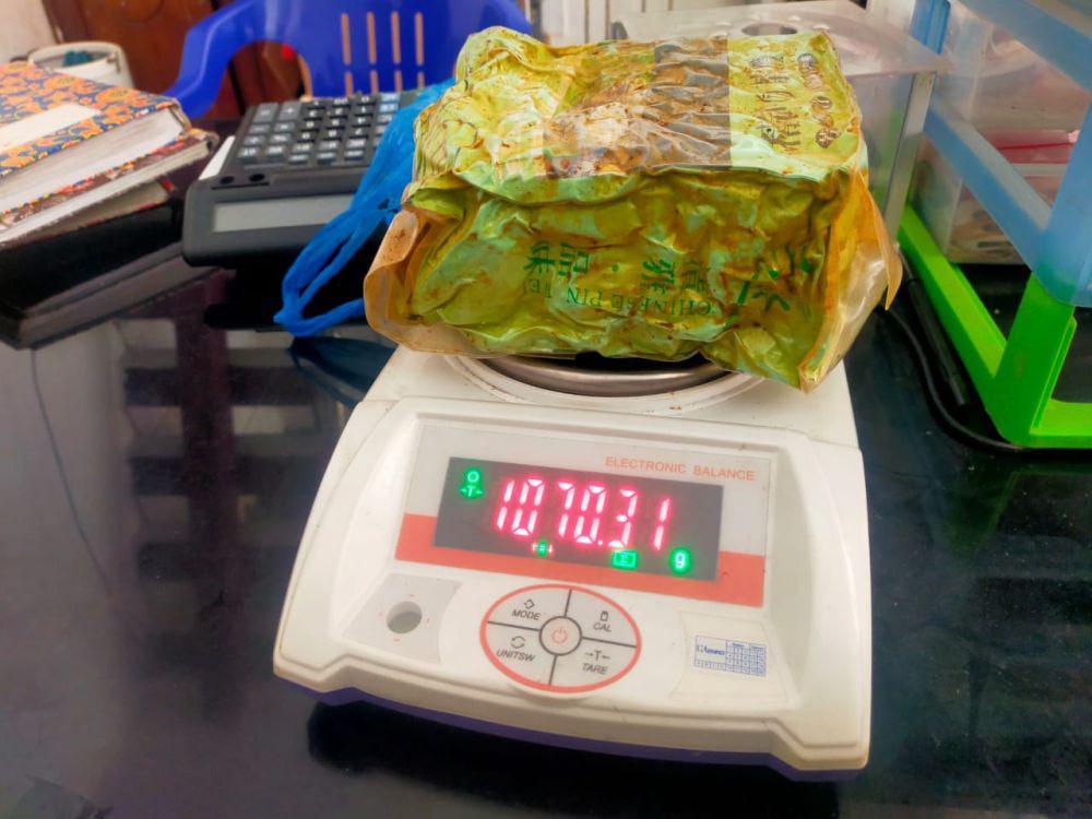 Tong Besi Terombang-ambing di Masalembu Berisi Narkoba 35 Kg