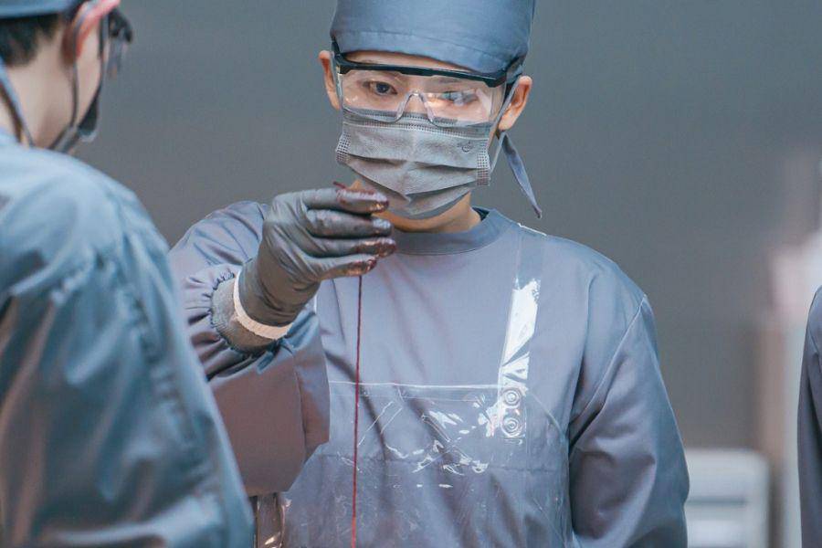 Seo Se Hyun (Park Ju Hyun) di drakor Hunter With A Scalpel (instagram.com/xplusu.series)