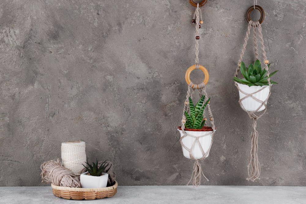 ilustrasi tanaman dengan pot macrame (freepik.com/freepik)