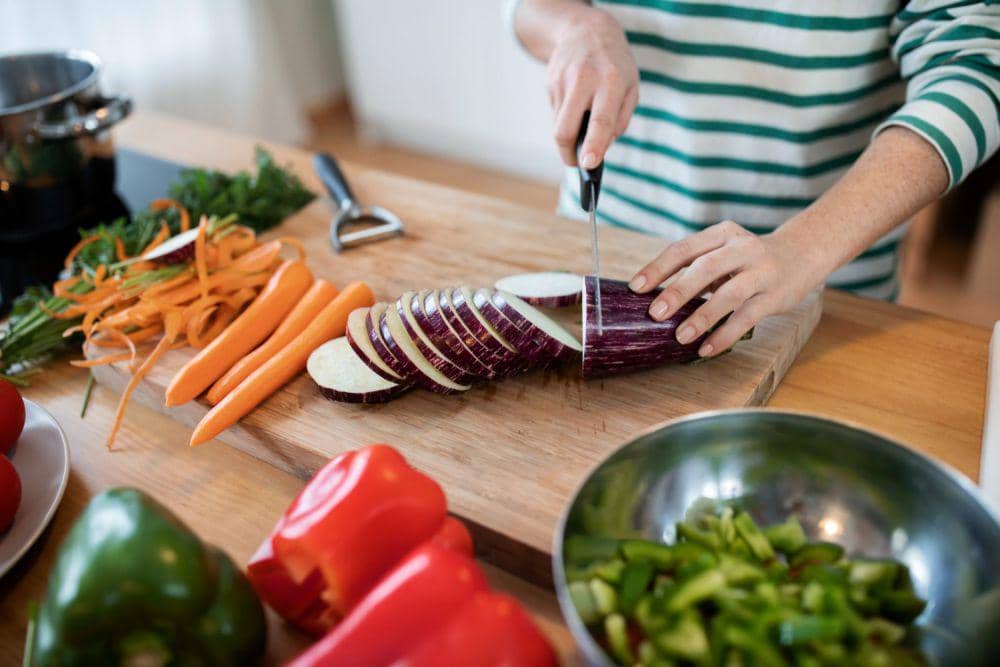 Jangan Dimakan Mentah! 7 Sayuran yang Lebih Bergizi setelah Dimasak