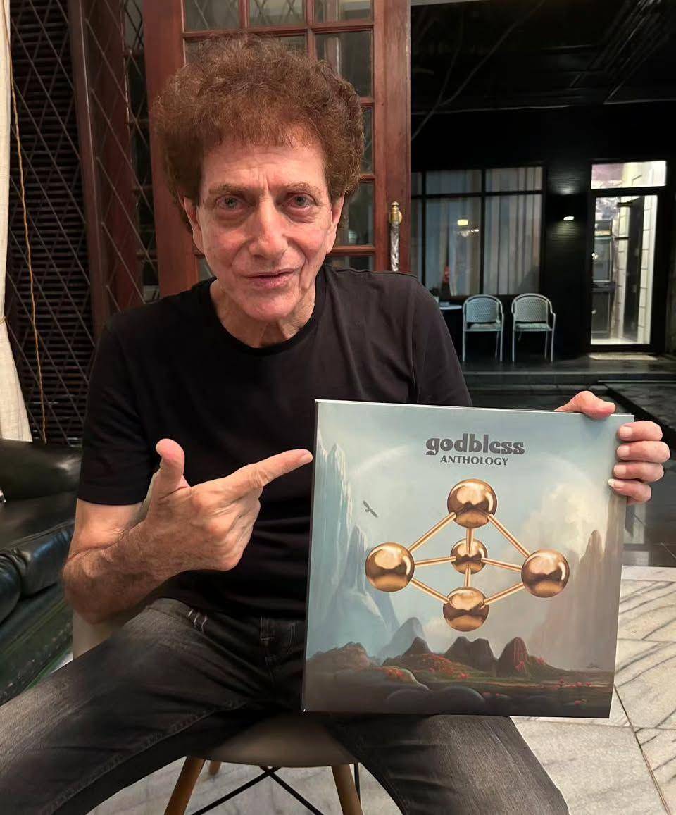 God Bless (instagram.com/godblessrocks)