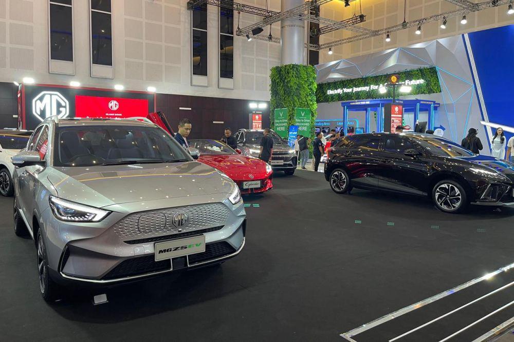 MG Pamerkan Kendaraan BEV dan HEV di IIMS Surabaya 2025
