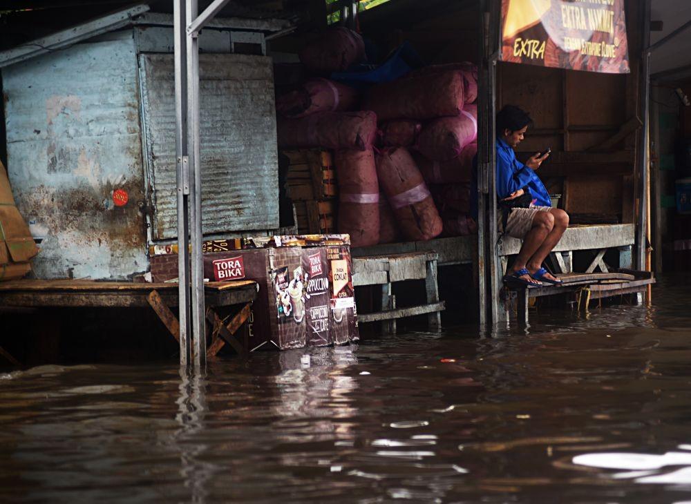 https://cdn.idntimes.com/content-images/post/20210914/antarafoto-banjir-pasar-rau-140921-af-4-a6fe2ea1fd9914bbb6760270cc2dc675.jpg