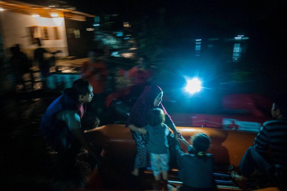 https://cdn.idntimes.com/content-images/post/20211102/antarafoto-banjir-rendam-ratusan-rumah-di-rangkasbitung-011121-bk-6-1-0301782b76e91c319562ac6de539e656.jpg
