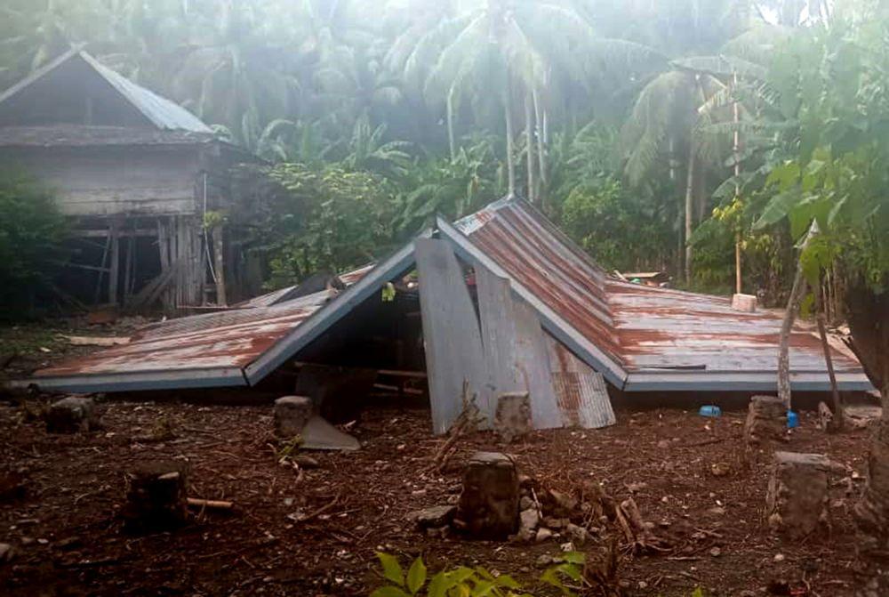 https://cdn.idntimes.com/content-images/post/20211218/antarafoto-dampa-gempa-di-selayar-161221-abhe-15-f1e92c5ed4a3c7c085f9d201484e1e48.jpg