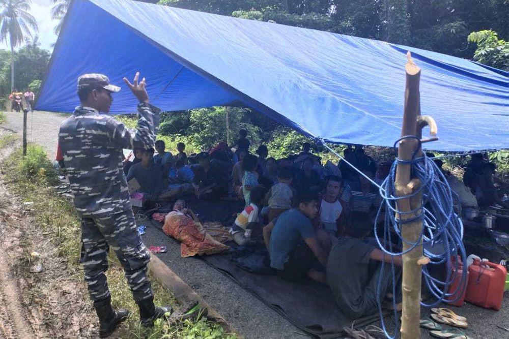 https://cdn.idntimes.com/content-images/post/20211218/antarafoto-dampak-gempa-pulau-selayar-kendari-161221-jjn-1-copy-c5fb3d24816adbe2827a76587ac01953.jpg