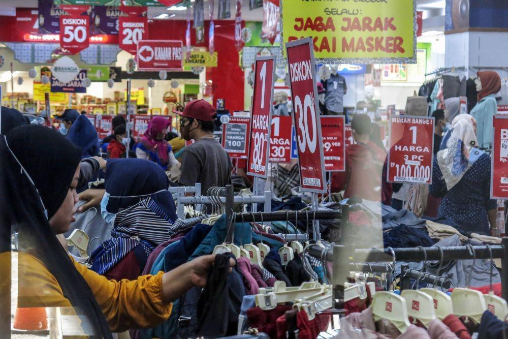 https://cdn.idntimes.com/content-images/post/20210509/antarafoto-diskon-harga-jelang-lebaran-090521-ysw-1-e970da9fbd0494b272944112a546b414.jpg