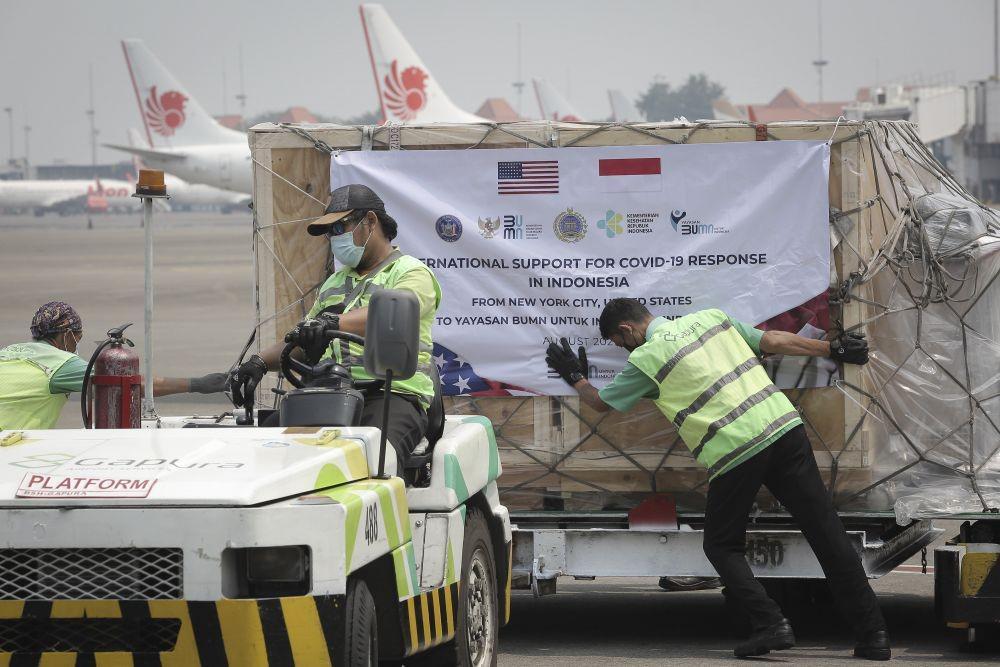 https://cdn.idntimes.com/content-images/post/20210817/antarafoto-kedatangan-alkes-penanganan-covid-19-17082021-dr-01-6c54c0b3141fcc88f1d31983823b976a.jpg