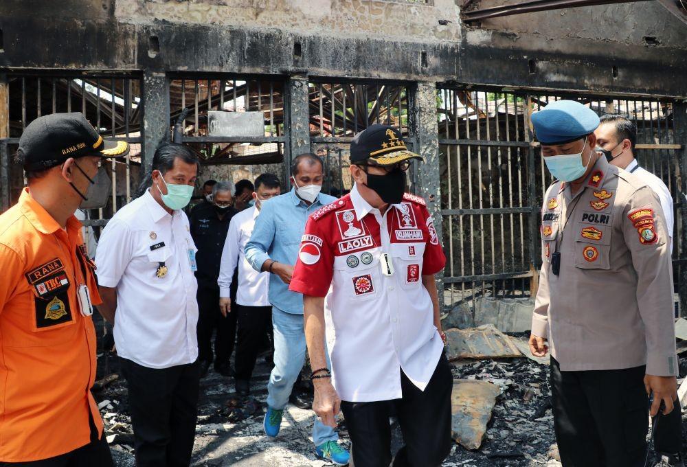https://cdn.idntimes.com/content-images/post/20210908/antarafoto-menkumham-tinjau-lapas-terbakar-08092021-bal-2-91e99a5b581bfdcc48faba1a96c1c512.jpg