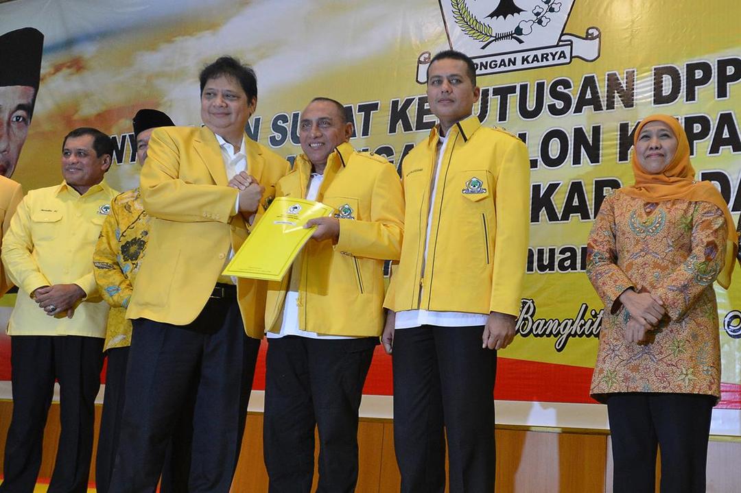 https://cdn.idntimes.com/content-images/post/20180105/antarafoto-penyerahan-sk-pencalonan-kepala-daerah-golkar-050118-wpa-6-01f7a8fa4178a2890f1fea5ef0de0ece.jpg