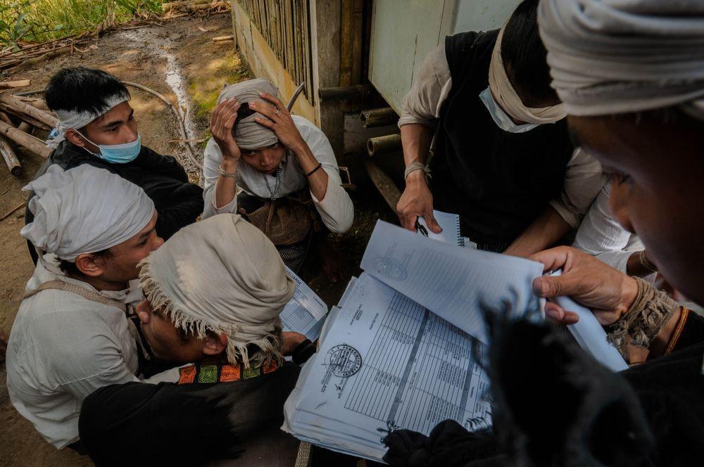 https://cdn.idntimes.com/content-images/post/20210830/antarafoto-perekaman-e-ktp-warga-suku-baduy-280821-bk-7-9be4bfa8ca4a4c96103d3cb75342ce23.jpg