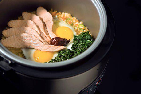 https://cdn.idntimes.com/content-images/post/20180212/bibimbap-articlelarge-1a590e0b2a7e3085776d146a98133c8d.jpg