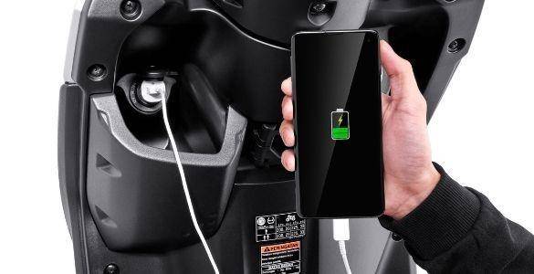 https://cdn.idntimes.com/content-images/post/20211228/electric-power-socket-b306bd7cd361cf764915755e702fdbfd.jpg