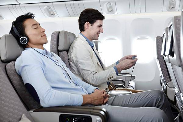 https://cdn.idntimes.com/content-images/post/20171227/evaaircom-c87923d88fd12ab0fa3e1264f3cde63d.jpg