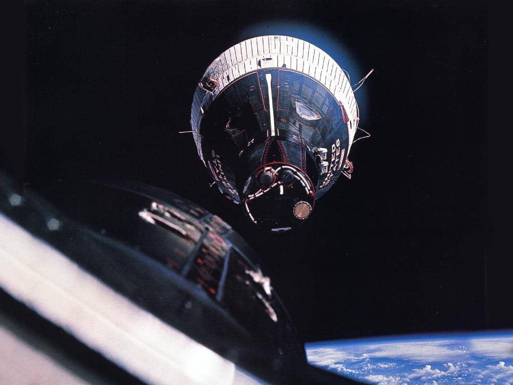 https://cdn.idntimes.com/content-images/post/20170417/gemini6-7-rendevouz-10189ec8e6d33defb449e9626ecd7a3a.jpg