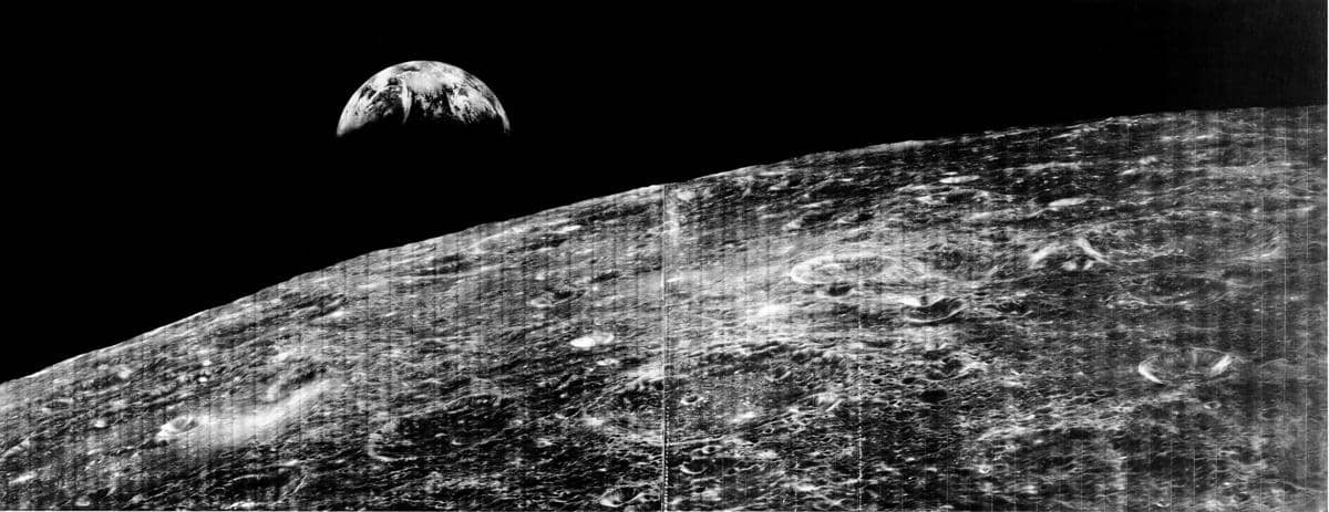 https://cdn.idntimes.com/content-images/post/20170417/iconic-space-photos-earthrise-nasa1-dc7be418dc002786156d7f1ca8589237.jpg