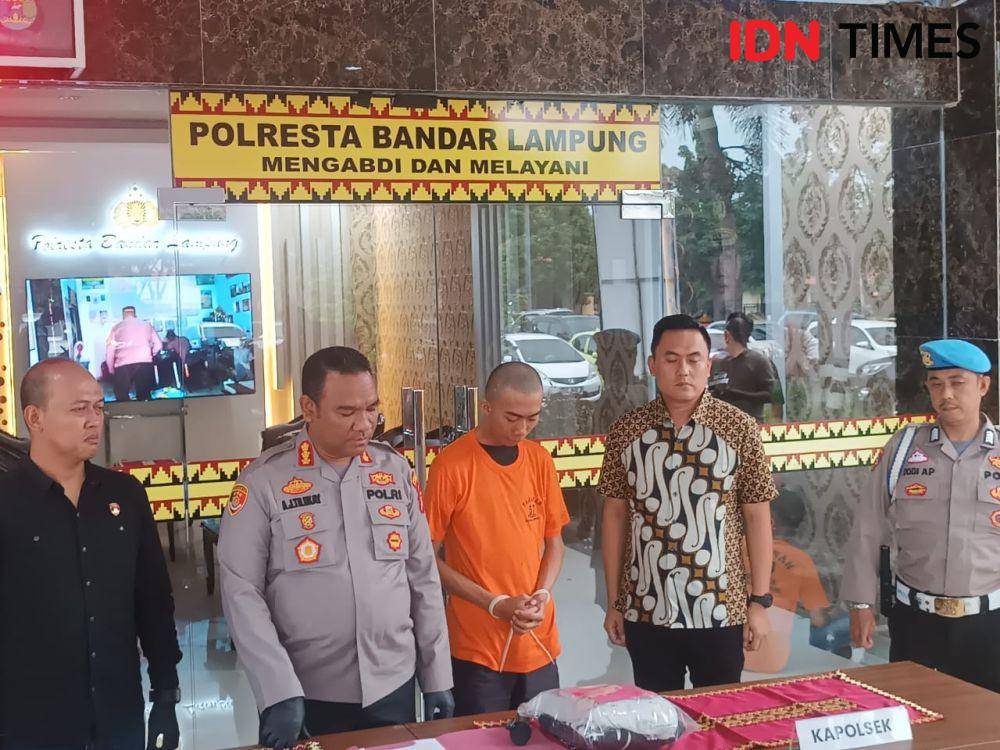 Pelaku HJ ditangkap personel Satreskrim Polresta Bandar Lampung. (IDN Times/Tama Yudha Wiguna).