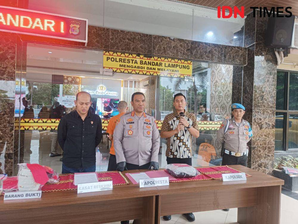 Pelaku HJ ditangkap personel Satreskrim Polresta Bandar Lampung. (IDN Times/Tama Yudha Wiguna).