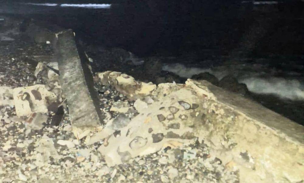 Dampak banjir rob di pesisir Pantai Kota Agung, Kabupaten Tanggamus, Lampung. (Dok. Polres Tanggamus).