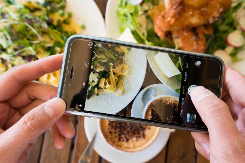 https://cdn.idntimes.com/content-images/post/20170914/instagram-could-be-fuelling-food-waste-epidemic-study-says-a95226d14d68e3d6ddb915bec483b21a.jpg