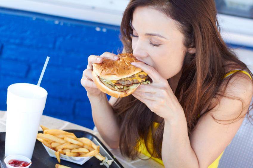 https://cdn.idntimes.com/content-images/post/20170418/junkfood2-6a1b1113f1bfd4d01754e0e1e857ef2a.jpg